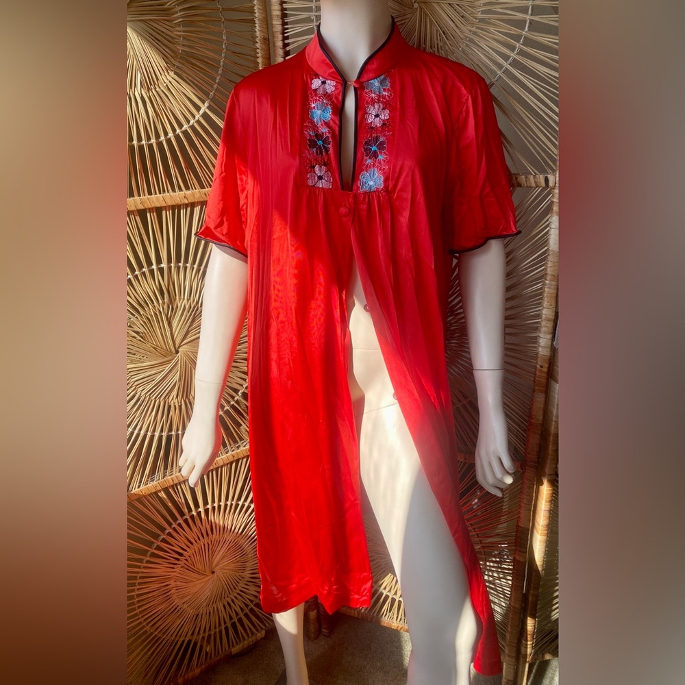 Vintage Red Nylon Button-Front Nightgown Robe with Floral Embroidery Size M